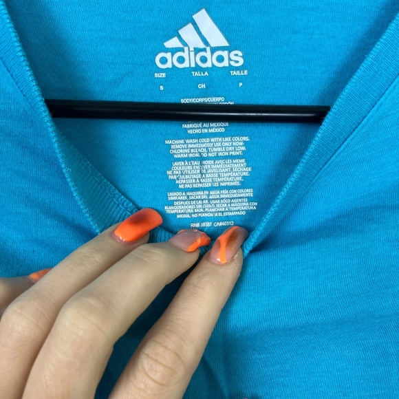 Adidas Retro Vintage Printed Blue‎ Tshirt Tee Shirt Women's Size Small - Picture 3 of 3